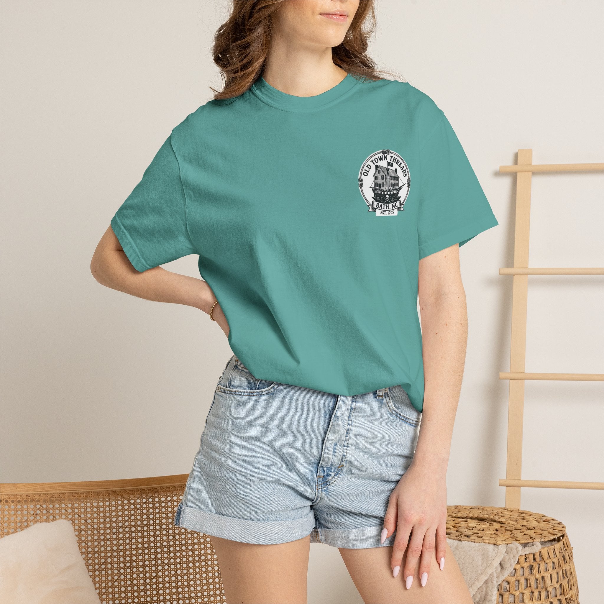 Bath, NC Waterfront Kayak & Sail Graphic T-Shirt